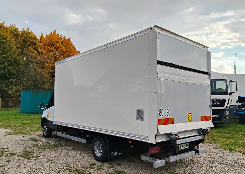Iveco Daily - Kravas automašīna ar slēgto virsbūvi: foto 4 Iveco Daily - Kravas automašīna ar slēgto virsbūvi: foto 4
