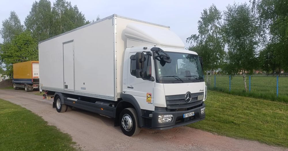 Mercedes-Benz Atego 1218 - Kravas automašīna ar slēgto virsbūvi: foto 1 Mercedes-Benz Atego 1218 - Kravas automašīna ar slēgto virsbūvi: foto 1