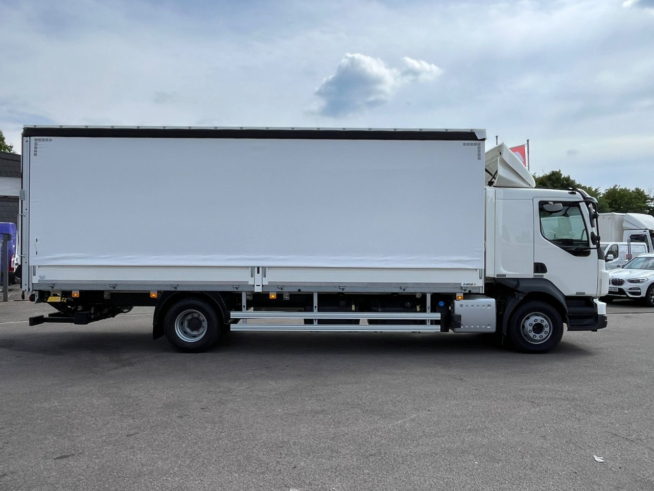 Volvo FL 14.245 Junge Schiebeplanenaufbau LBW - Kravas automašīna ar tentu: foto 3 Volvo FL 14.245 Junge Schiebeplanenaufbau LBW - Kravas automašīna ar tentu: foto 3