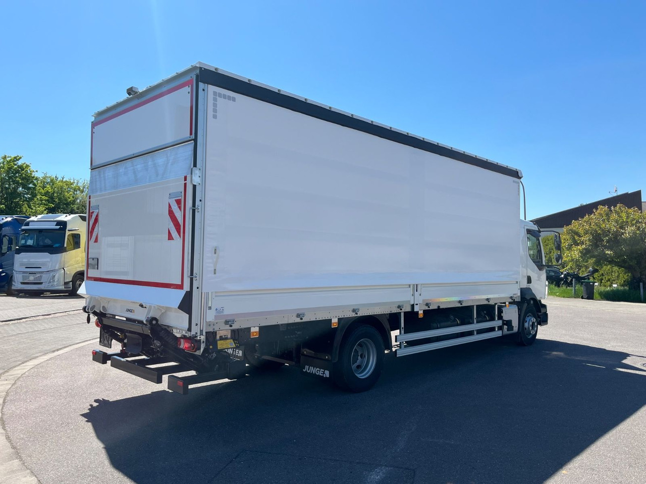 Volvo FL 16.280 Junge Schiebeplane - Kravas automašīna ar tentu: foto 5 Volvo FL 16.280 Junge Schiebeplane - Kravas automašīna ar tentu: foto 5