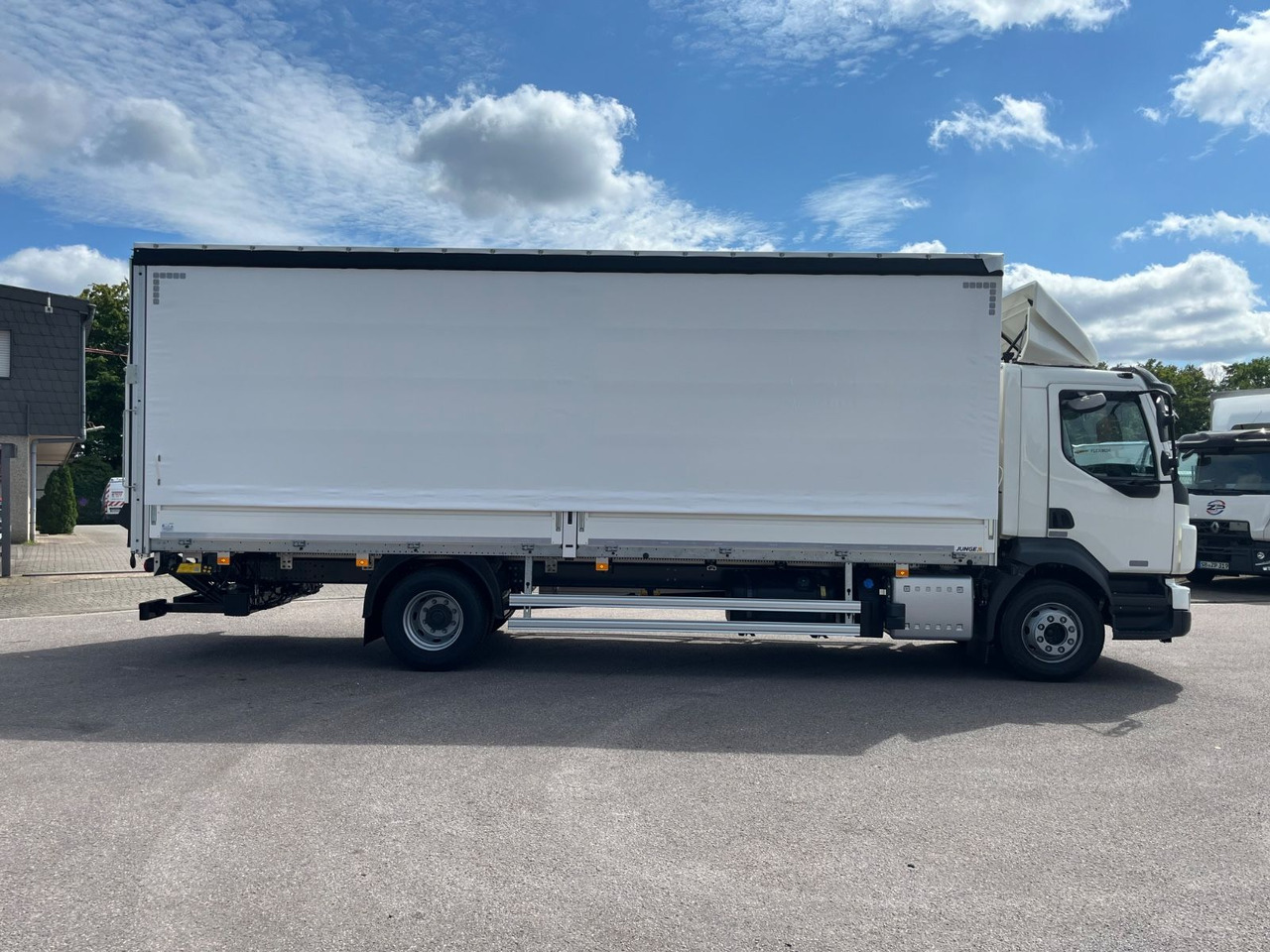 Volvo FL16.280 Junge Schiebeplane - Kravas automašīna ar tentu: foto 4 Volvo FL16.280 Junge Schiebeplane - Kravas automašīna ar tentu: foto 4