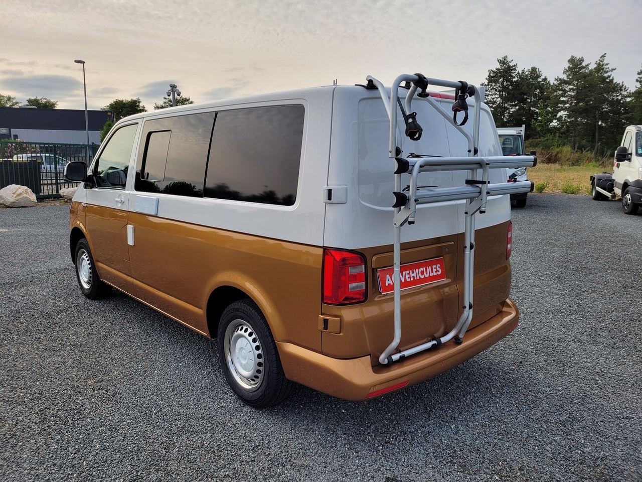 VOLKSWAGEN transporter van amenage avec amenagement entierement neuf - Auto kemperis: foto 4 VOLKSWAGEN transporter van amenage avec amenagement entierement neuf - Auto kemperis: foto 4