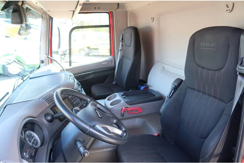 DAF CF 300 Koel/Vries Carrier iceland + Dhollandia 2500KG klep trenn wand - Kravas automašīna refrižerators: foto 5 DAF CF 300 Koel/Vries Carrier iceland + Dhollandia 2500KG klep trenn wand - Kravas automašīna refrižerators: foto 5