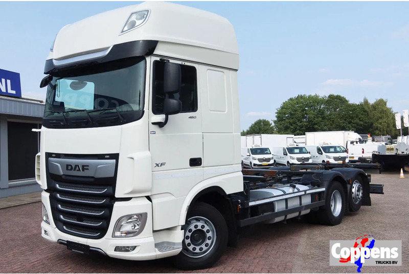 DAF XF 106.480 BDF Super Space CAb 6X2 FAN - Šasija kravas automašīna: foto 1 DAF XF 106.480 BDF Super Space CAb 6X2 FAN - Šasija kravas automašīna: foto 1