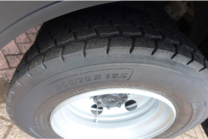 Kravas automašīna ar slēgto virsbūvi FUSO Canter Mistubishi Canter 7C18: foto 14