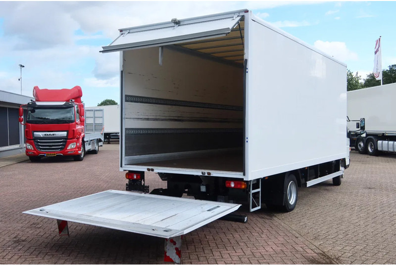 FUSO Canter Mistubishi Canter 7C18 - Kravas automašīna ar slēgto virsbūvi: foto 3 FUSO Canter Mistubishi Canter 7C18 - Kravas automašīna ar slēgto virsbūvi: foto 3