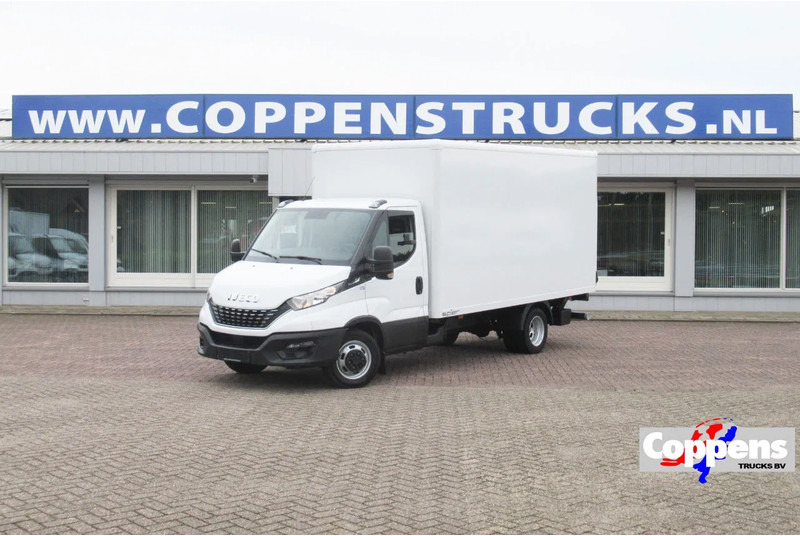 Iveco Daily 35C16 Bak+Klep Automaat Laadklep Airco Camera - Furgons ar slēgtā virsbūve: foto 1 Iveco Daily 35C16 Bak+Klep Automaat Laadklep Airco Camera - Furgons ar slēgtā virsbūve: foto 1