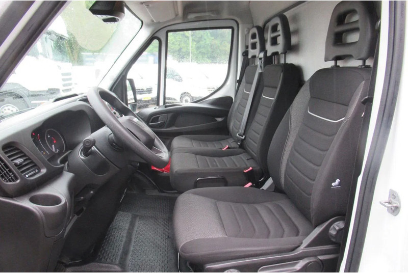 Iveco Daily 35C16 Bak+Klep Palfinger - Furgons ar slēgtā virsbūve: foto 4 Iveco Daily 35C16 Bak+Klep Palfinger - Furgons ar slēgtā virsbūve: foto 4