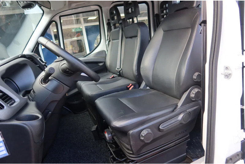 Iveco Daily 35C16 HI Matic Dubbele cabine open 7 persoons uitvoering. Dubbel lucht achter as. 3.0 L motor - Automašīna ar kravas platformu, Kravas-pasažieru furgons: foto 4 Iveco Daily 35C16 HI Matic Dubbele cabine open 7 persoons uitvoering. Dubbel lucht achter as. 3.0 L motor - Automašīna ar kravas platformu, Kravas-pasažieru furgons: foto 4