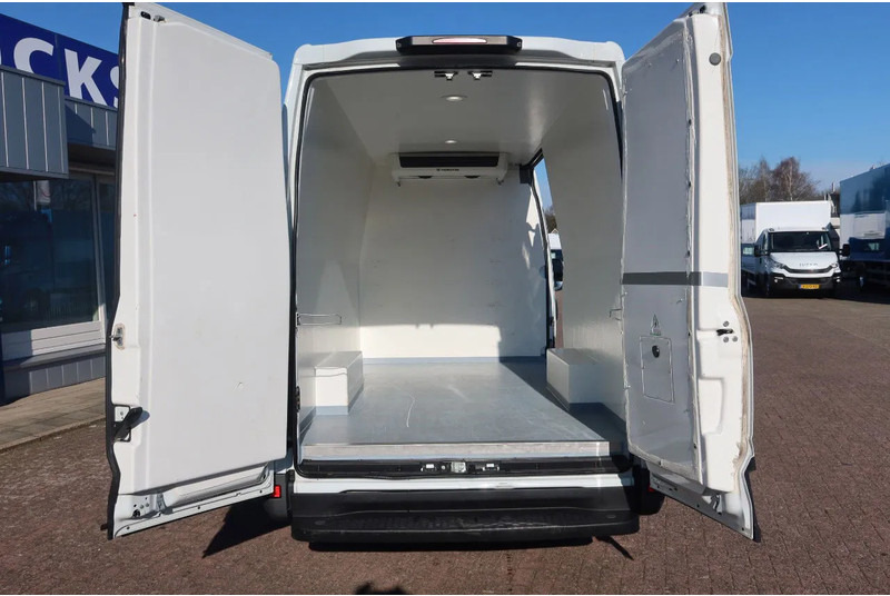 Iveco Daily 35S12 Koel/vries + Stekker 220 volt L2/h2 thermoking - Komercauto refrižerators: foto 3 Iveco Daily 35S12 Koel/vries + Stekker 220 volt L2/h2 thermoking - Komercauto refrižerators: foto 3