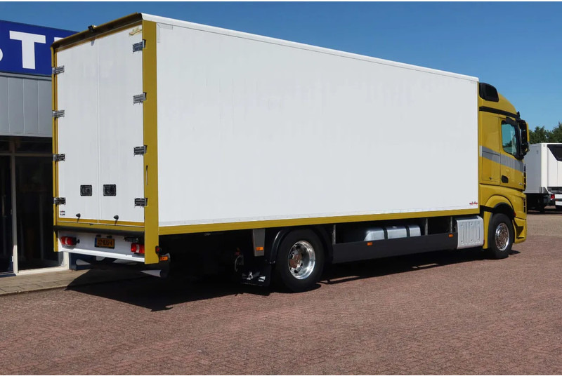 Mercedes-Benz Actros 1933 L Aluminium Bakwagen , Horse / tracing truck. Met deuren + 1 bed. - Kravas automašīna ar slēgto virsbūvi: foto 3 Mercedes-Benz Actros 1933 L Aluminium Bakwagen , Horse / tracing truck. Met deuren + 1 bed. - Kravas automašīna ar slēgto virsbūvi: foto 3