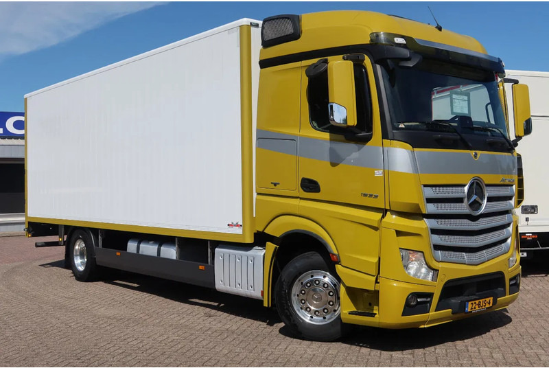 Mercedes-Benz Actros 1933 L Aluminium Bakwagen , Horse / tracing truck. Met deuren + 1 bed. - Kravas automašīna ar slēgto virsbūvi: foto 2 Mercedes-Benz Actros 1933 L Aluminium Bakwagen , Horse / tracing truck. Met deuren + 1 bed. - Kravas automašīna ar slēgto virsbūvi: foto 2