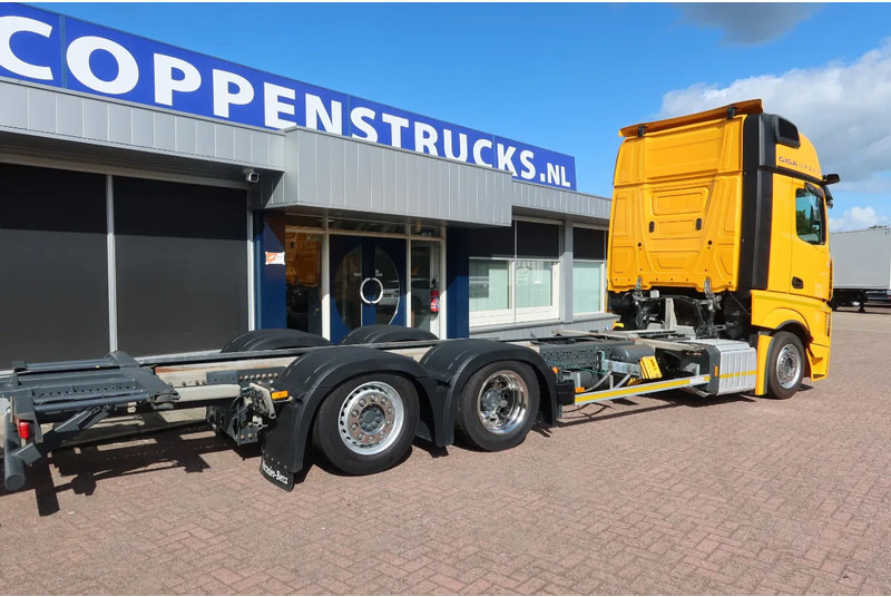 Mercedes-Benz Actros 2642 LL Chassis Cabine Giga space - Šasija kravas automašīna: foto 3 Mercedes-Benz Actros 2642 LL Chassis Cabine Giga space - Šasija kravas automašīna: foto 3