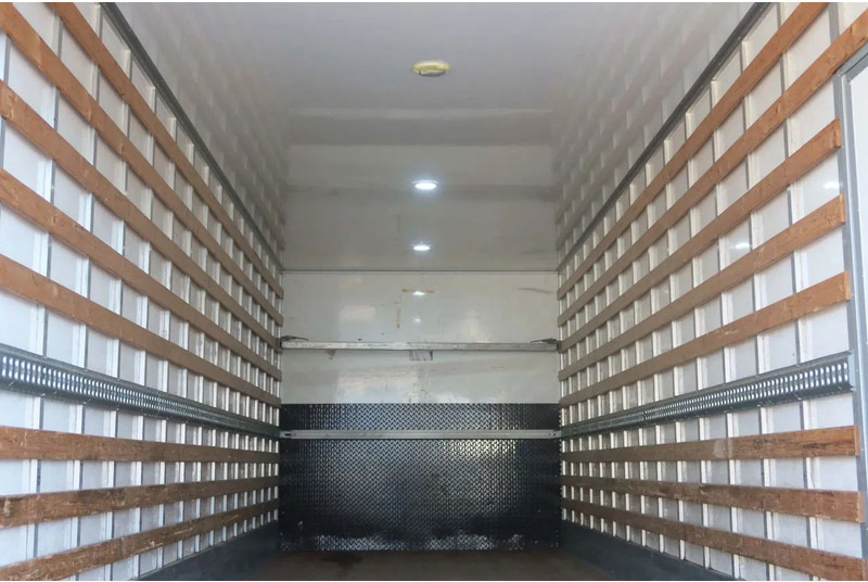 Mercedes-Benz Antos 2127 L Bak+Klep Dhollandia 2.000 kg, Geisoleerd dak - Kravas automašīna ar slēgto virsbūvi: foto 4 Mercedes-Benz Antos 2127 L Bak+Klep Dhollandia 2.000 kg, Geisoleerd dak - Kravas automašīna ar slēgto virsbūvi: foto 4