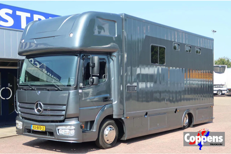 Mercedes-Benz Atego 816 L 3 Paarden/4 Ponies Nieuwe APK + nieuwe accu. - Zirgu kravas automašīna: foto 1 Mercedes-Benz Atego 816 L 3 Paarden/4 Ponies Nieuwe APK + nieuwe accu. - Zirgu kravas automašīna: foto 1