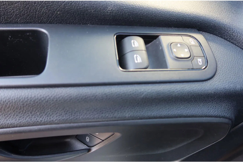 Furgons ar slēgtā virsbūve Mercedes-Benz Sprinter 515 CDI: foto 10