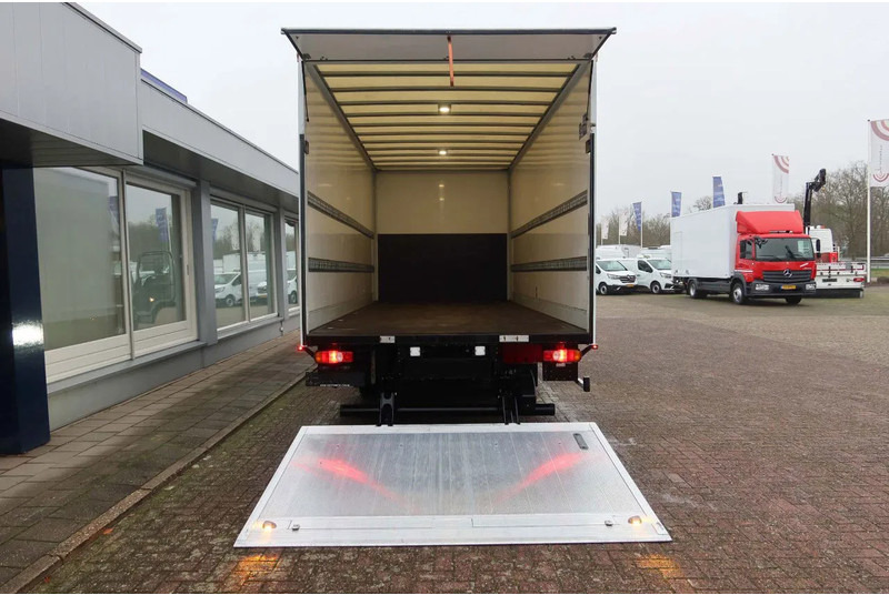 Mitsubishi Canter 7C18 Bakwagen + Laadklep - Kravas automašīna ar slēgto virsbūvi: foto 4 Mitsubishi Canter 7C18 Bakwagen + Laadklep - Kravas automašīna ar slēgto virsbūvi: foto 4