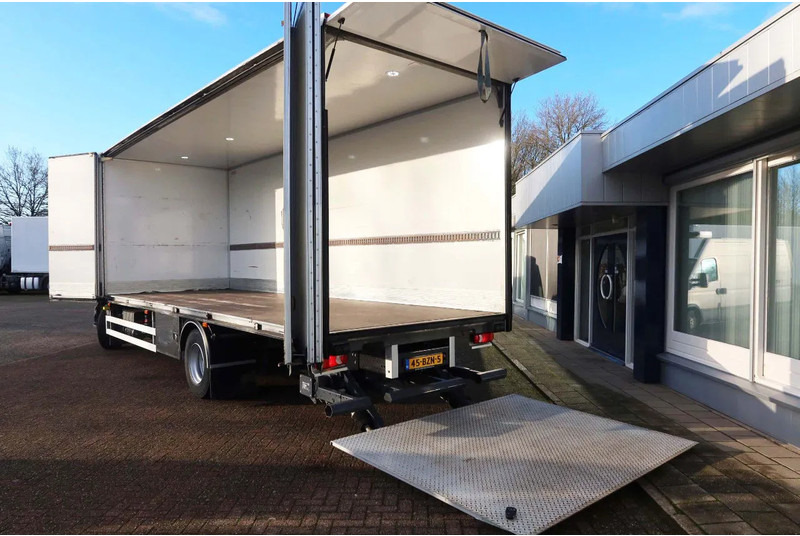 Renault D250 Bakwagen + Laadklep Deuren - Kravas automašīna ar slēgto virsbūvi: foto 4 Renault D250 Bakwagen + Laadklep Deuren - Kravas automašīna ar slēgto virsbūvi: foto 4