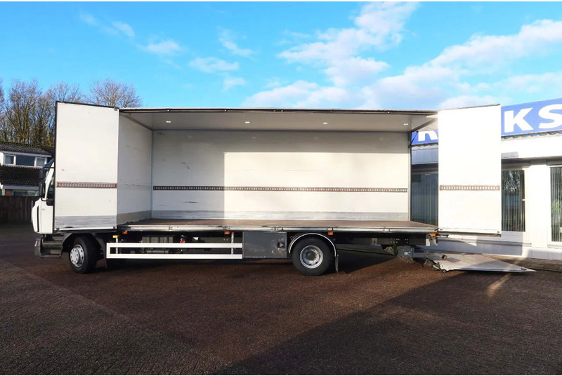 Renault D250 Bakwagen + Laadklep Deuren - Kravas automašīna ar slēgto virsbūvi: foto 2 Renault D250 Bakwagen + Laadklep Deuren - Kravas automašīna ar slēgto virsbūvi: foto 2