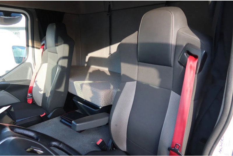 Renault D250 Bakwagen + Laadklep Deuren - Kravas automašīna ar slēgto virsbūvi: foto 5 Renault D250 Bakwagen + Laadklep Deuren - Kravas automašīna ar slēgto virsbūvi: foto 5