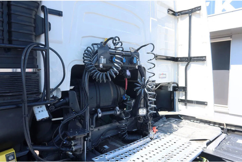 Volvo FH 460 Voith Retarder Standklima, Iparkcool - Vilcējs: foto 4 Volvo FH 460 Voith Retarder Standklima, Iparkcool - Vilcējs: foto 4