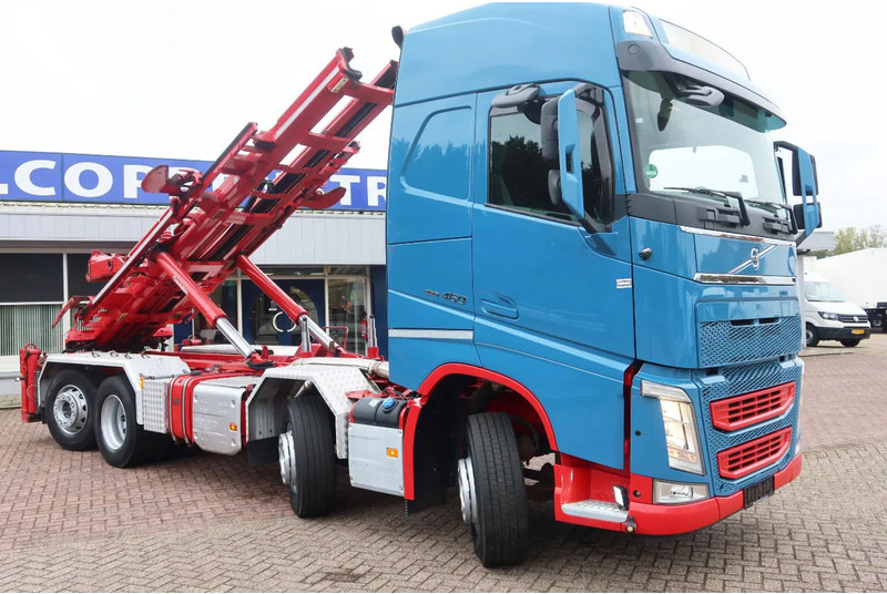 Volvo FH 460 Hooklift 8x2 Haakarm. 3x Steering axle - Kravas automašīna - kabeļu sistēma: foto 2 Volvo FH 460 Hooklift 8x2 Haakarm. 3x Steering axle - Kravas automašīna - kabeļu sistēma: foto 2