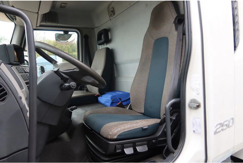 Volvo FL 250 Bak + Klep E6 - Kravas automašīna ar slēgto virsbūvi: foto 5 Volvo FL 250 Bak + Klep E6 - Kravas automašīna ar slēgto virsbūvi: foto 5