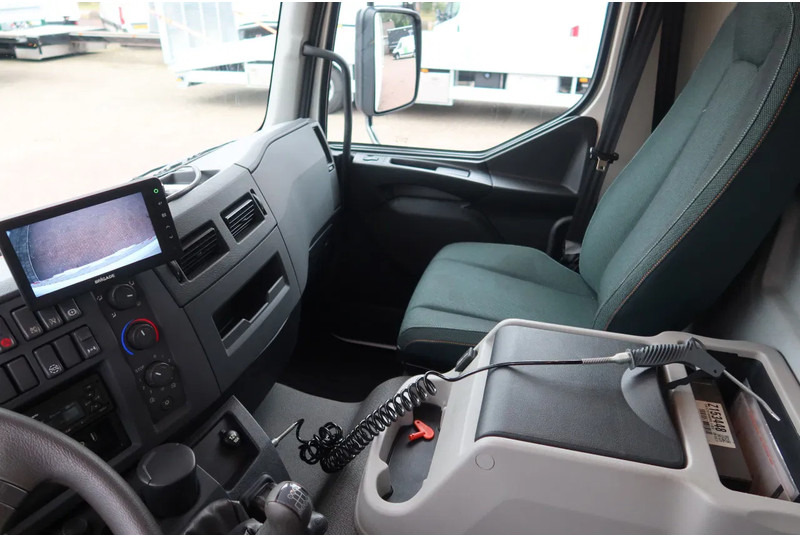 Volvo FL 250 Bakwagen + Dhollandia 1500 kg - Kravas automašīna ar slēgto virsbūvi: foto 5 Volvo FL 250 Bakwagen + Dhollandia 1500 kg - Kravas automašīna ar slēgto virsbūvi: foto 5