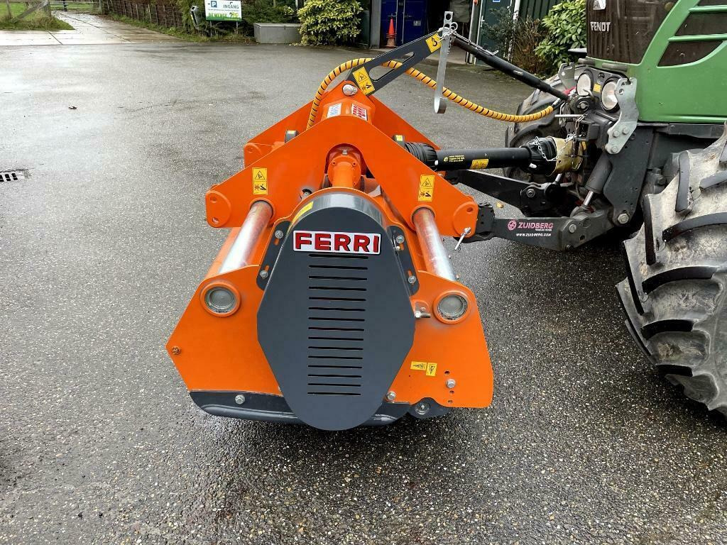 Ferri MKD2800 front klepelmaaier hamerklepels - Pļaujmašīna-smalcinātājs: foto 3 Ferri MKD2800 front klepelmaaier hamerklepels - Pļaujmašīna-smalcinātājs: foto 3