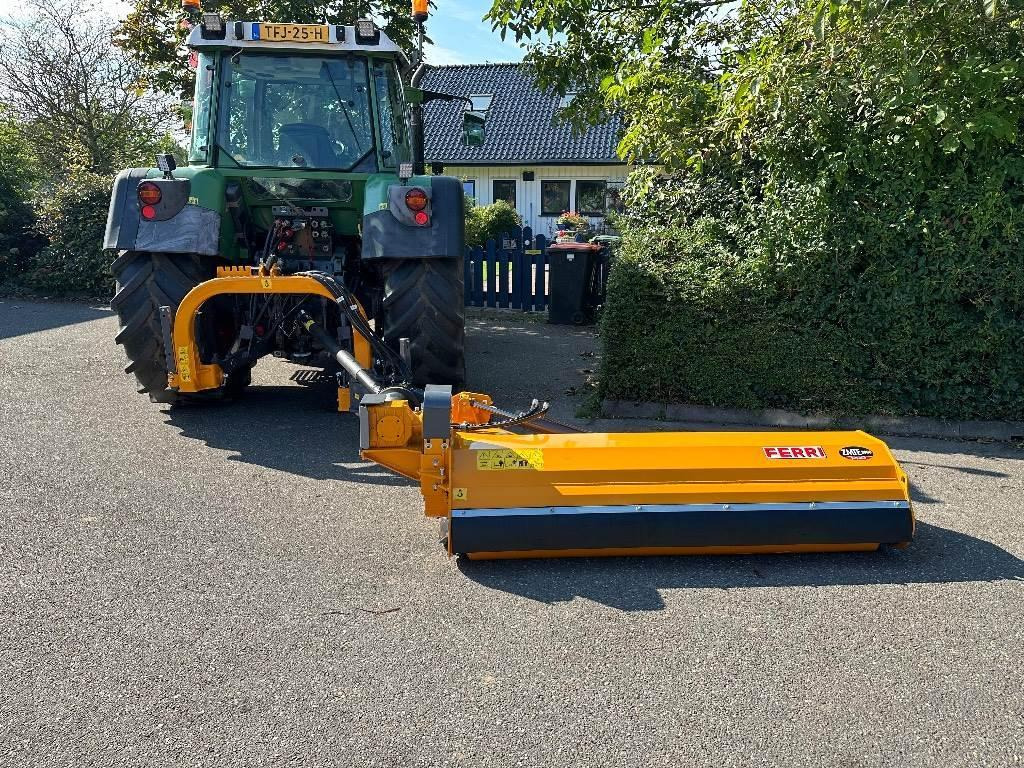 Ferri ZMTE 2000 PRO (bj 2023) - Smalcinātājs ar sānu nobīdi: foto 1 Ferri ZMTE 2000 PRO (bj 2023) - Smalcinātājs ar sānu nobīdi: foto 1