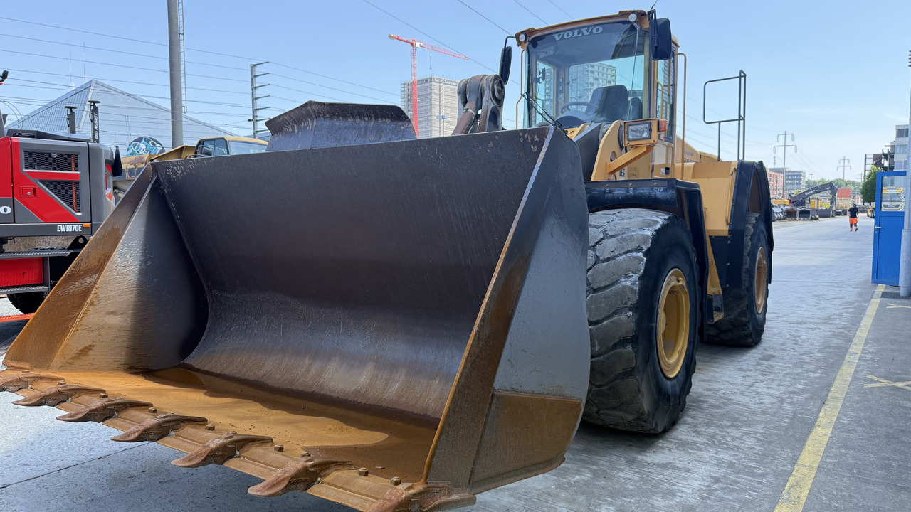 VOLVO L180E - Riteņu iekrāvējs: foto 4 VOLVO L180E - Riteņu iekrāvējs: foto 4