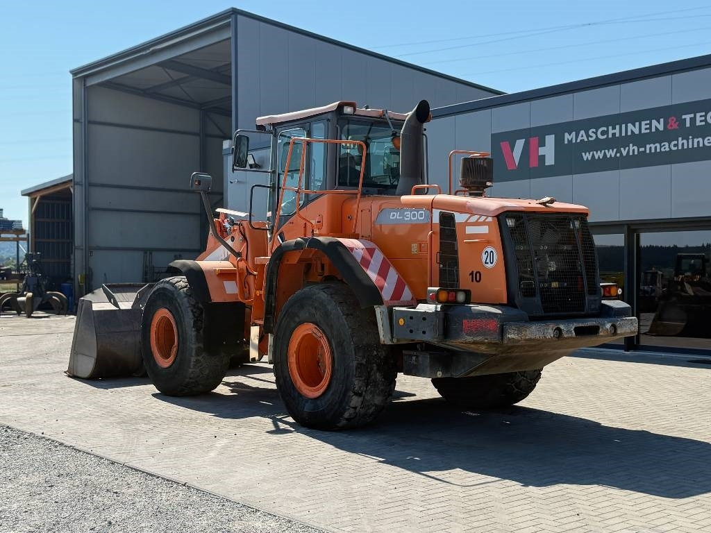 Doosan DL 300-3 - Riteņu iekrāvējs: foto 3 Doosan DL 300-3 - Riteņu iekrāvējs: foto 3