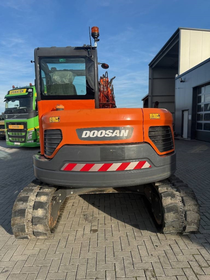 Doosan DX 85 R - Mini-ekskavators: foto 4 Doosan DX 85 R - Mini-ekskavators: foto 4