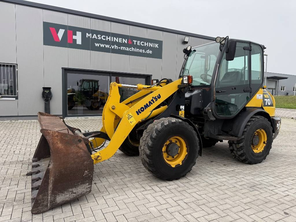Komatsu WA 70-5 - Riteņu iekrāvējs: foto 1 Komatsu WA 70-5 - Riteņu iekrāvējs: foto 1