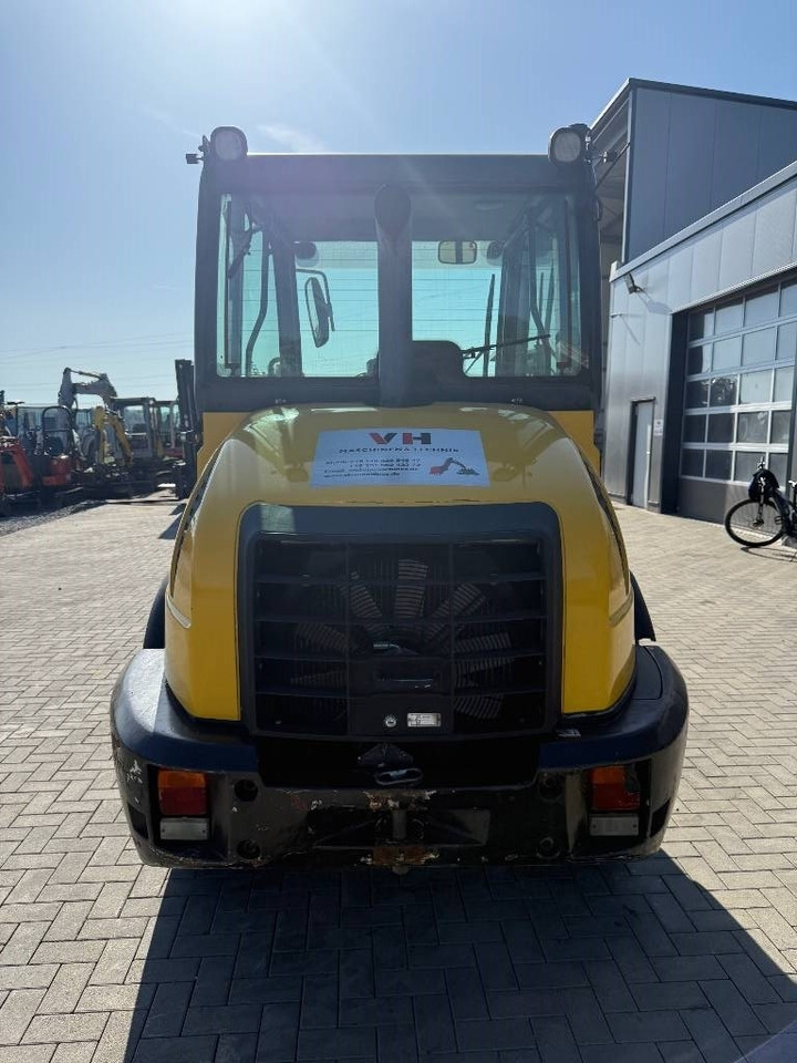 Komatsu WA 70-6 - Riteņu iekrāvējs: foto 4 Komatsu WA 70-6 - Riteņu iekrāvējs: foto 4