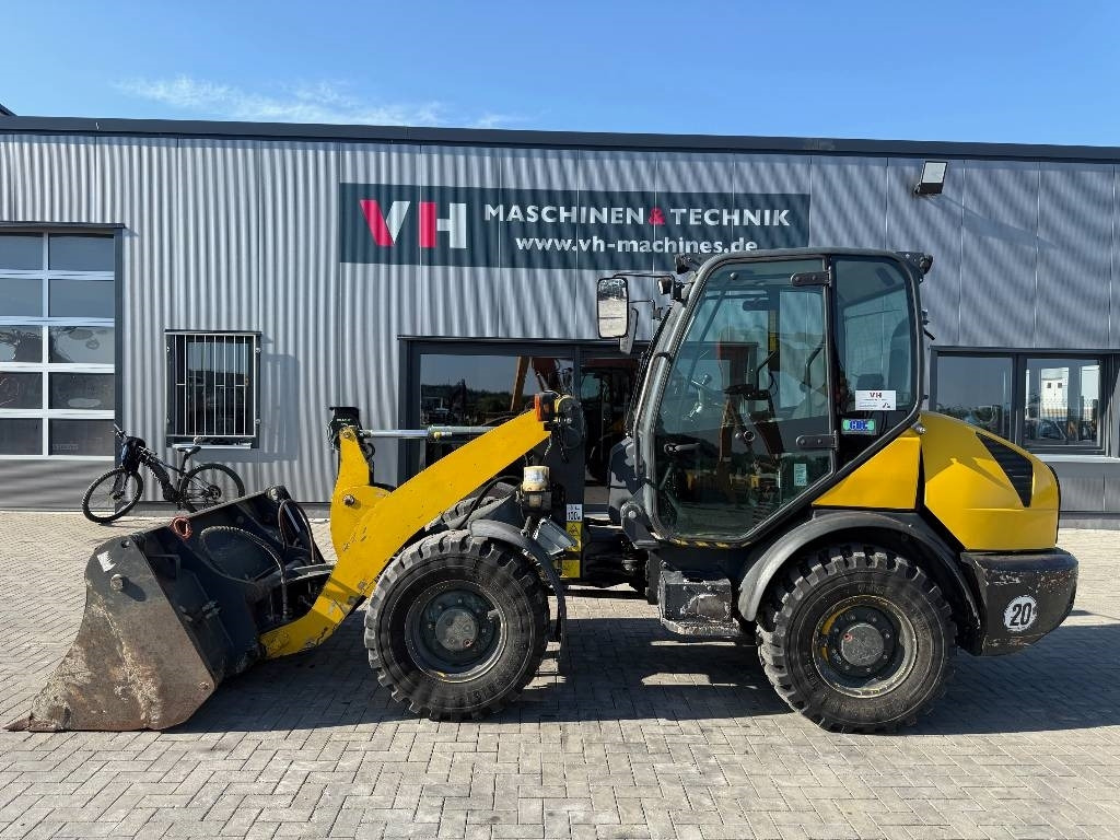 Komatsu WA 70-6 - Riteņu iekrāvējs: foto 2 Komatsu WA 70-6 - Riteņu iekrāvējs: foto 2