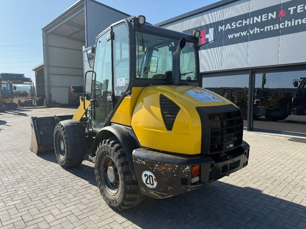 Komatsu WA 70-6 - Riteņu iekrāvējs: foto 3 Komatsu WA 70-6 - Riteņu iekrāvējs: foto 3