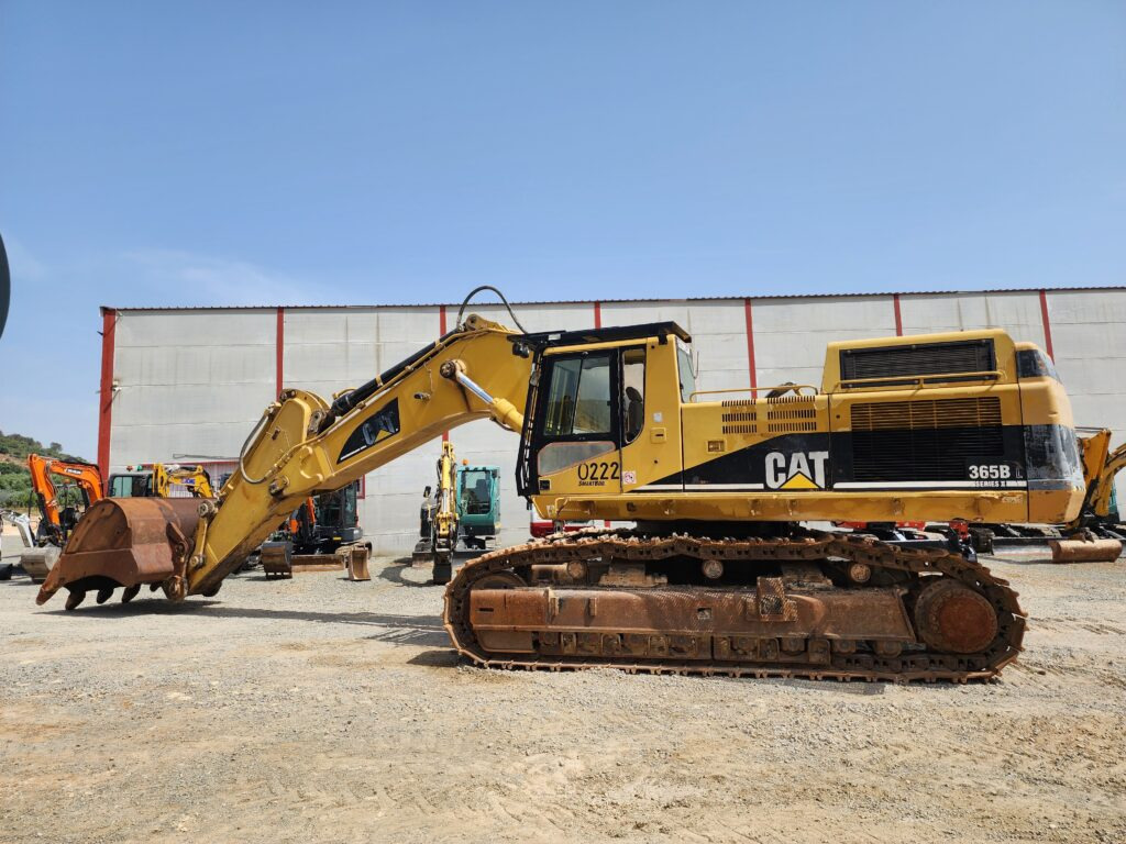 CAT 365BII - Kāpurķēžu ekskavators: foto 1 CAT 365BII - Kāpurķēžu ekskavators: foto 1