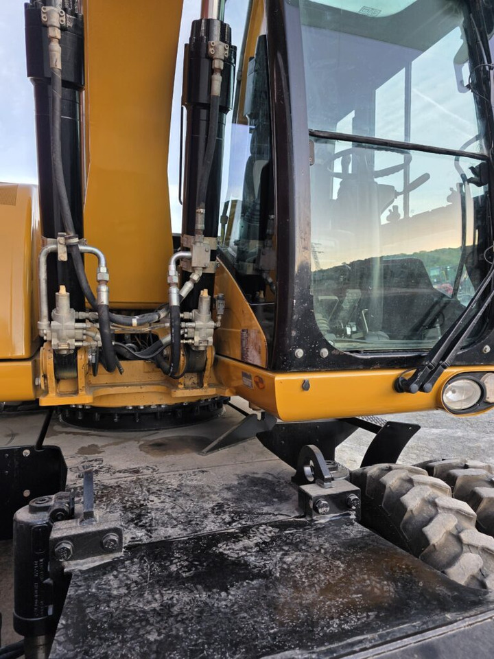 CAT M318D - Riteņu ekskavators: foto 4 CAT M318D - Riteņu ekskavators: foto 4