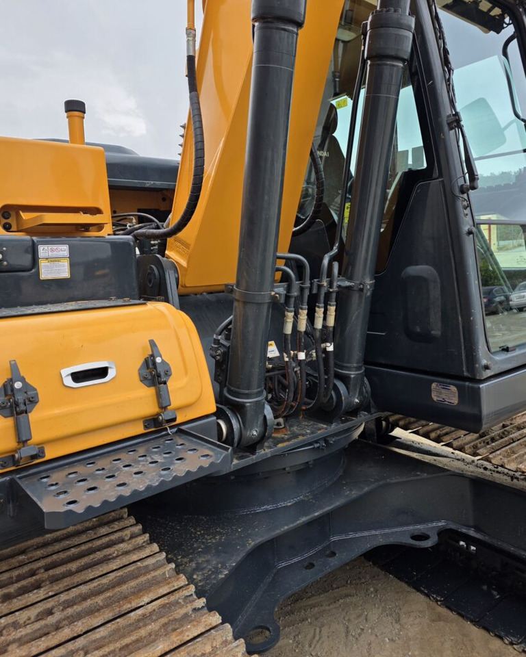 HYUNDAI HX140L C - Kāpurķēžu ekskavators: foto 4 HYUNDAI HX140L C - Kāpurķēžu ekskavators: foto 4