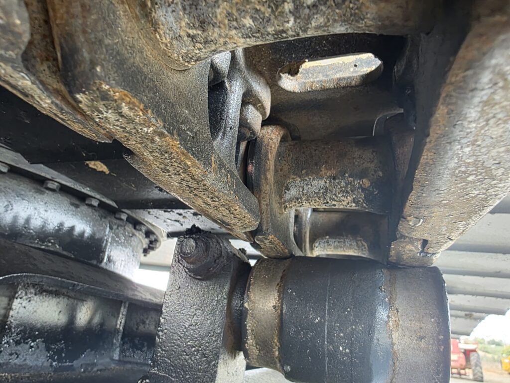 KOBELCO SK140SRLC-5 - Kāpurķēžu ekskavators: foto 3 KOBELCO SK140SRLC-5 - Kāpurķēžu ekskavators: foto 3