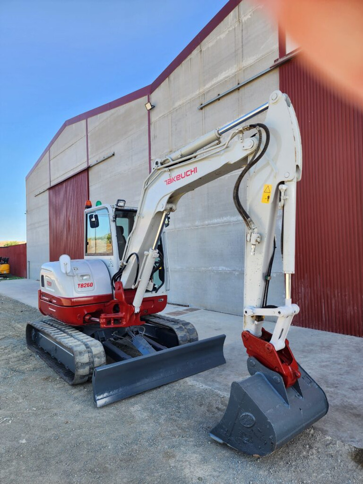 TAKEUCHI TB260 - Mini-ekskavators: foto 5 TAKEUCHI TB260 - Mini-ekskavators: foto 5