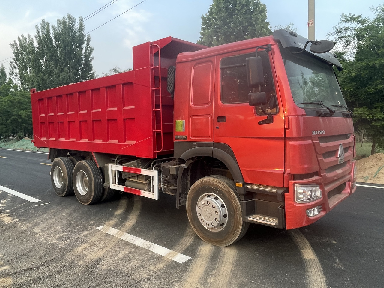 6X4 SINOTRUK HOWO DUMP TRUCK TIPPER 2020 - Kravas automašīna pašizgāzējs: foto 1 6X4 SINOTRUK HOWO DUMP TRUCK TIPPER 2020 - Kravas automašīna pašizgāzējs: foto 1