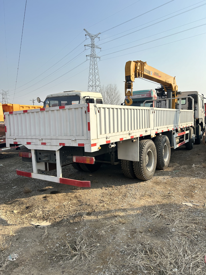 HOWO 371HP CRANE TRUCK - Kravas auto ar manipulatoru: foto 5 HOWO 371HP CRANE TRUCK - Kravas auto ar manipulatoru: foto 5