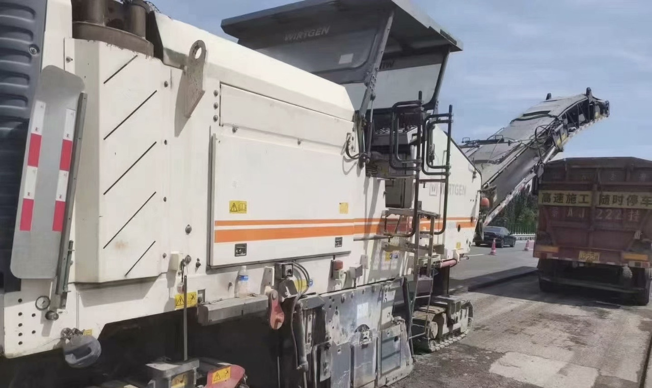 WIRTGEN W2000 miling machine - Asfalta frēze: foto 3 WIRTGEN W2000 miling machine - Asfalta frēze: foto 3