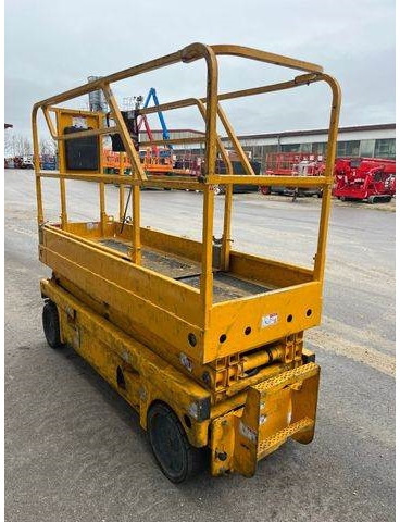 Haulotte Compact 8 - Scherenarbeitsbühne 8,2m, BJ 2021 - Šķērveida pacēlājs: foto 5 Haulotte Compact 8 - Scherenarbeitsbühne 8,2m, BJ 2021 - Šķērveida pacēlājs: foto 5