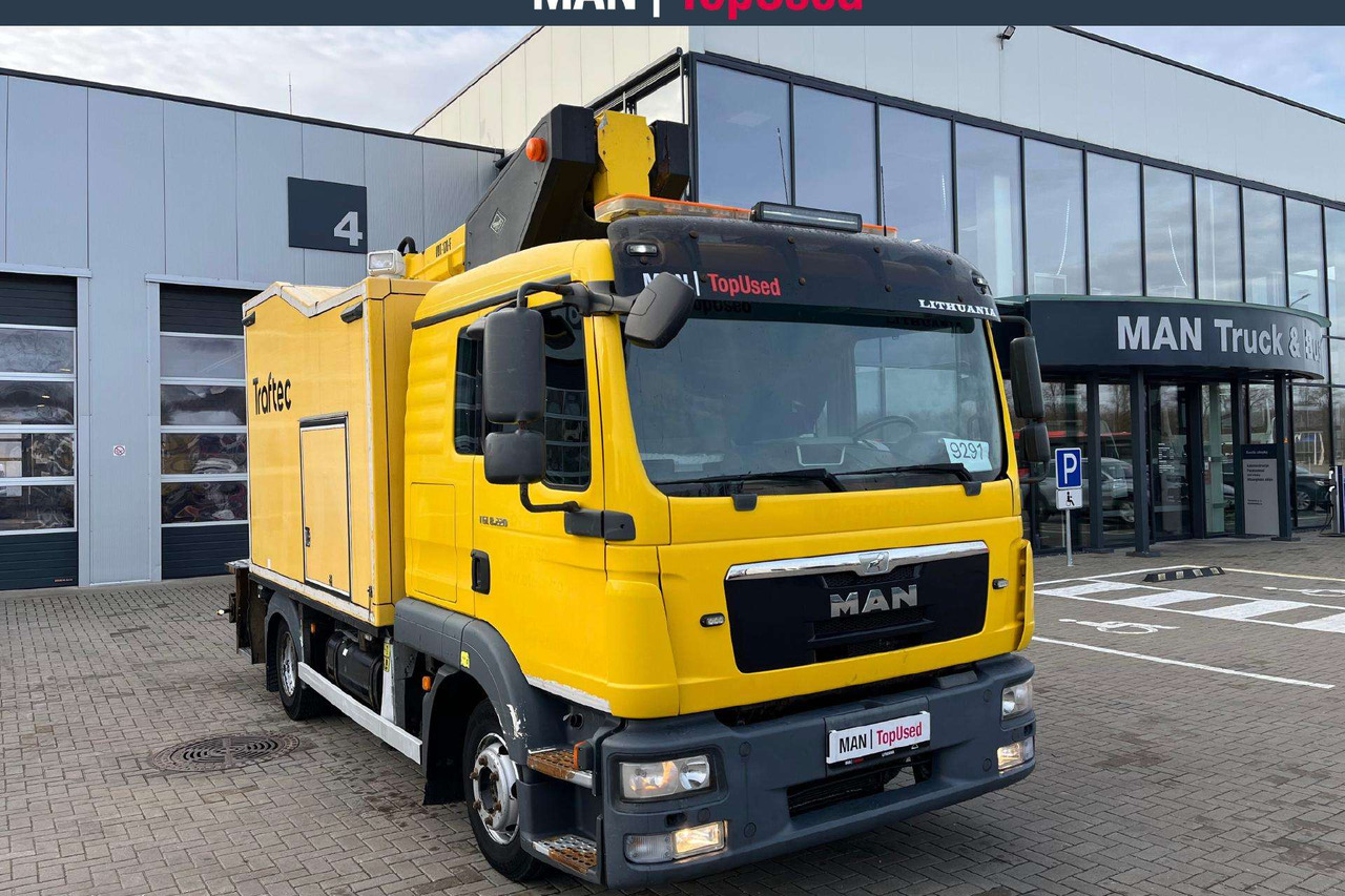 MAN 8.220 4X2 bokštelis(9291) - Kravas auto ar manipulatoru: foto 2 MAN 8.220 4X2 bokštelis(9291) - Kravas auto ar manipulatoru: foto 2