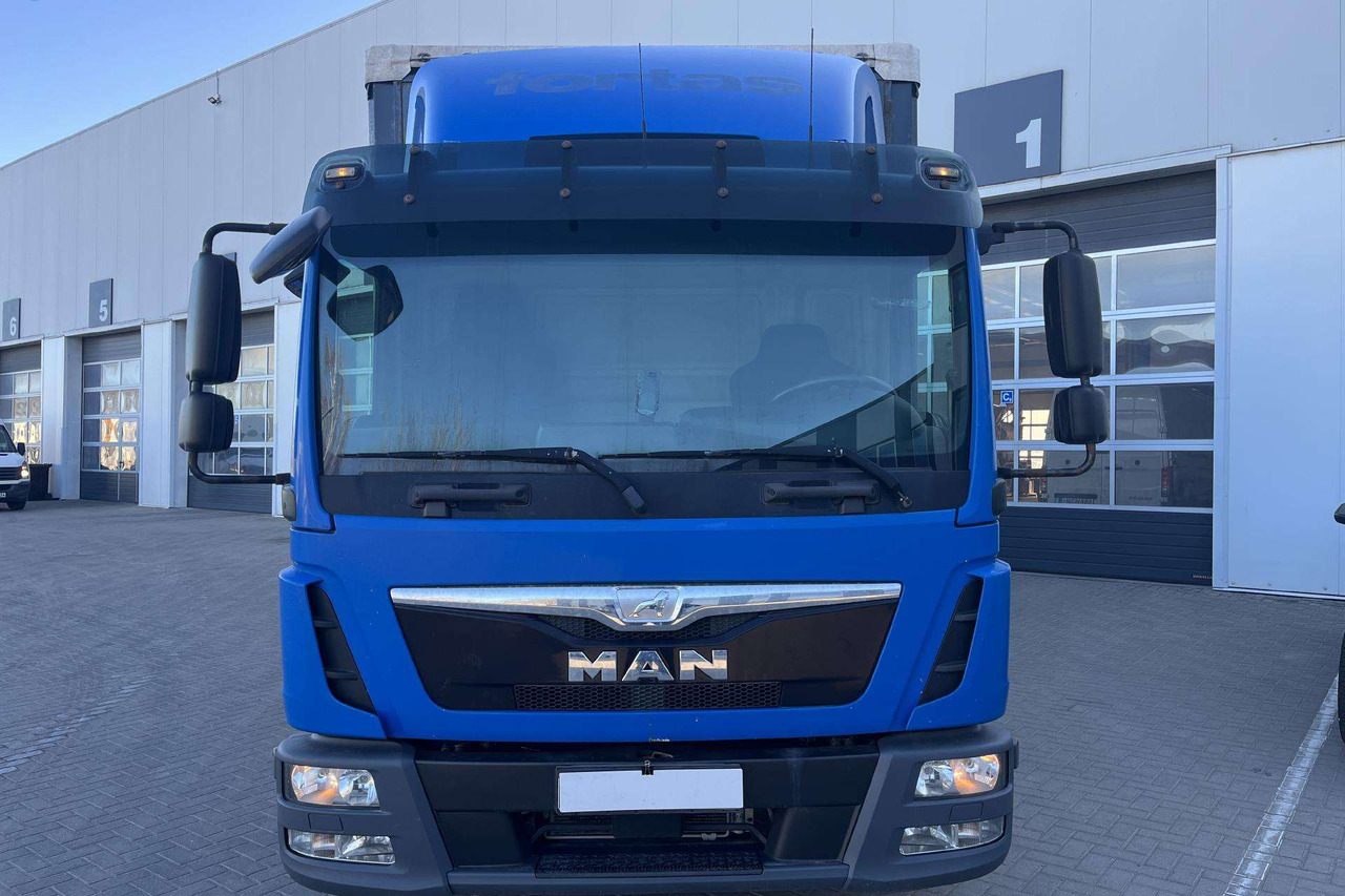 MAN TGL 12.220 4X2 BL su liftu (8493) - Kravas automašīna ar tentu: foto 2 MAN TGL 12.220 4X2 BL su liftu (8493) - Kravas automašīna ar tentu: foto 2