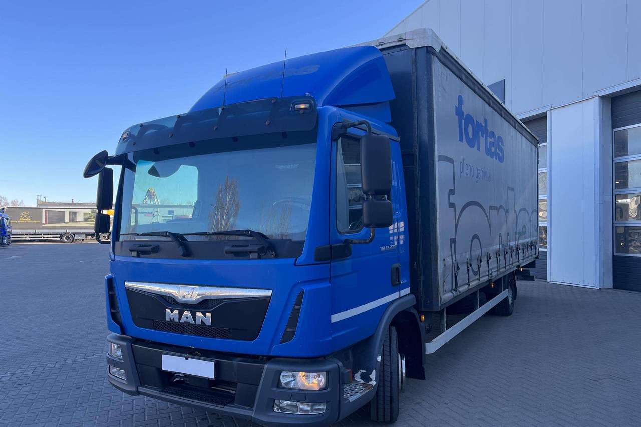 MAN TGL 12.220 4X2 BL su liftu (8493) - Kravas automašīna ar tentu: foto 1 MAN TGL 12.220 4X2 BL su liftu (8493) - Kravas automašīna ar tentu: foto 1