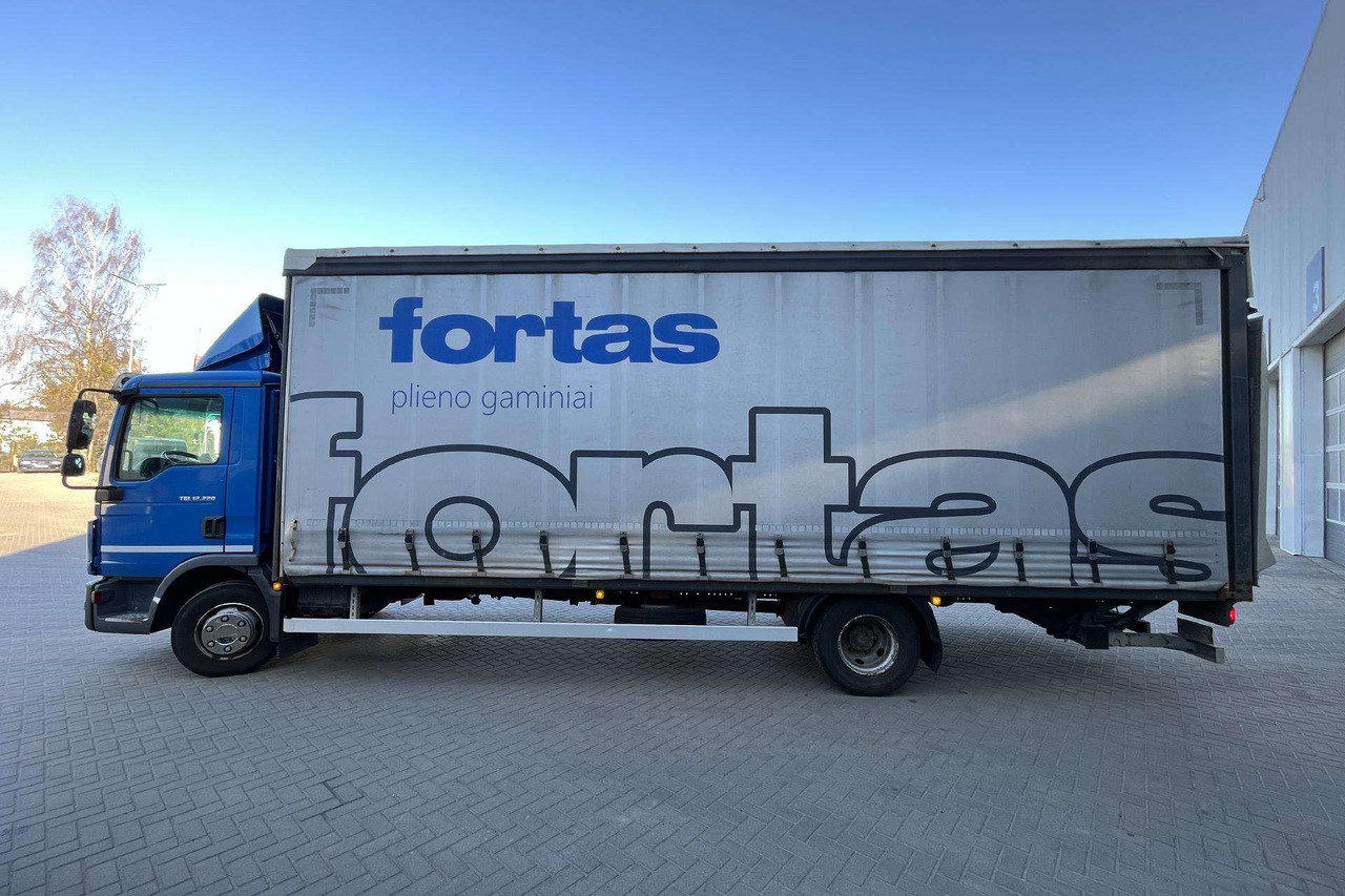 MAN TGL 12.220 4X2 BL su liftu (8493) - Kravas automašīna ar tentu: foto 3 MAN TGL 12.220 4X2 BL su liftu (8493) - Kravas automašīna ar tentu: foto 3